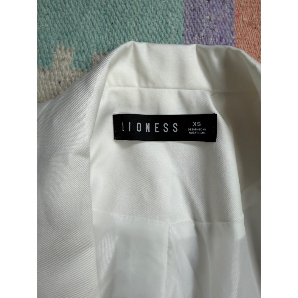 Lioness White Cropped Tie Front Blazer Jacket NWT Size XS - Picture 5 of 8
